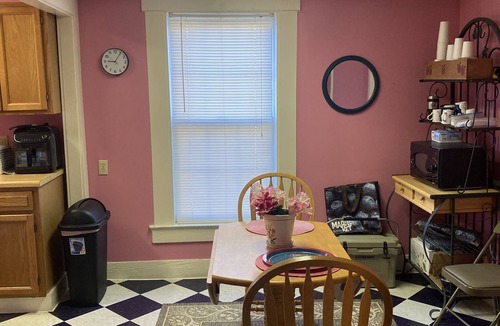 Lyndon Apartment | Cute apartment in Lyndonville, 10 mins from Burke Mountain and Kingdom Trails!