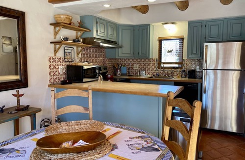 Taos House | Cute as a button downtown condo with hot tub