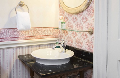 South Hadley Bed & Breakfast | Daniel Stebbins House