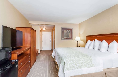 Windsor Locks Hotel | Days Inn by Wyndham Windsor Locks/Bradley Intl Airport