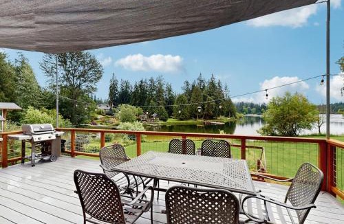 Clinton House | Deer Lake Escape