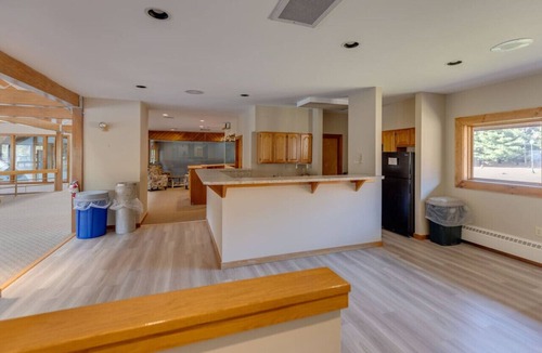 North Woodstock House | Deer Park Townhouse- Dog Friendly!