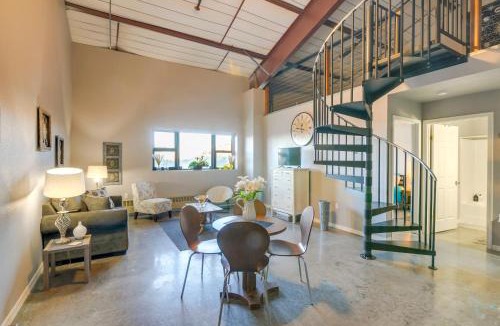 Del Norte Apartment | Del Norte Apartment with Loft Walk to Downtown!