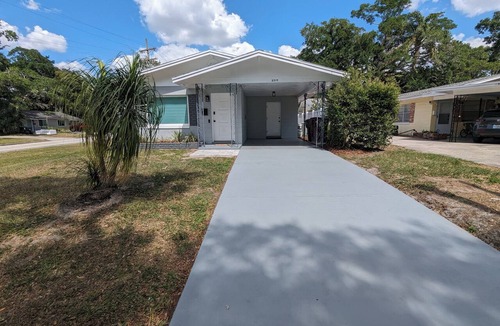 College Park Apartment | Delightful extended stay 2-bedroom apartment with EV Charging in Orlando