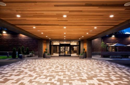 Minneapolis Hotel | Delta Hotels by Marriott Minneapolis Northeast