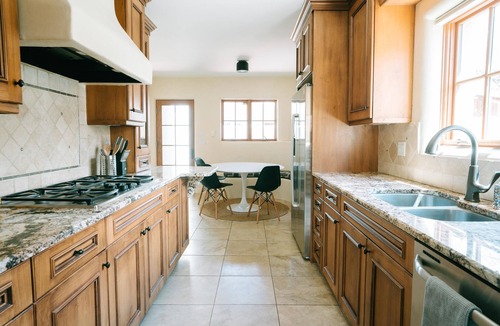 Northeast Santa Fe House | Designer 4BD/3BA +Spa in Historic Downtown