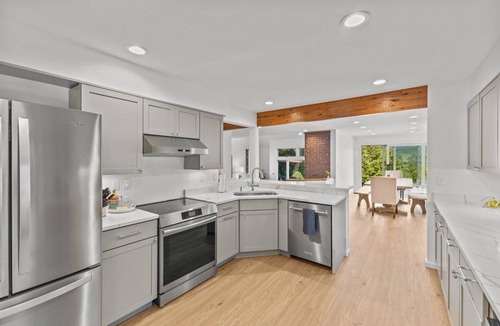 Stowe Area Condo | DESIGNER STOWE home: PRIME LOCATION, private hot tub with views