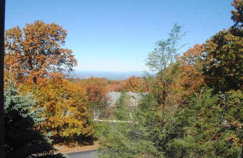 Nellysford Condo | Devil's Knob Mtn. condo on golf course with views of Shenandoah Valley