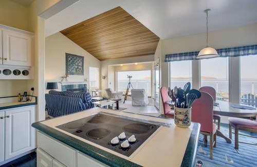 Diamond Point House | Direct Beach Access! Quiet Diamond Point Retreat