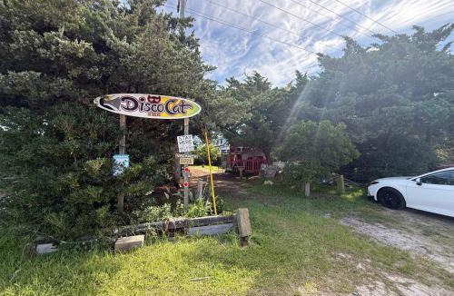 Ocracoke Hostel | DiscoCat Studios