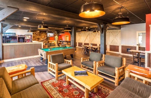Moran Hotel | Discover a Gem! Three Great Cottages, Close to Attractions
