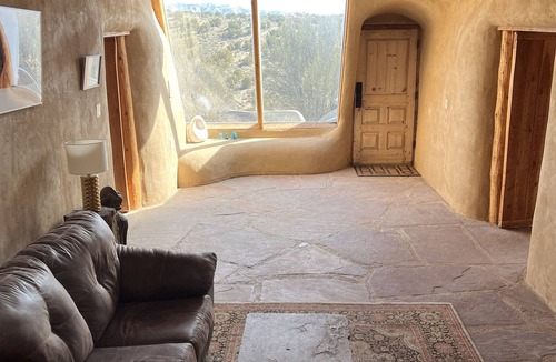 Arroyo Hondo House | Dobson House-Famous Taos Earthship Inn