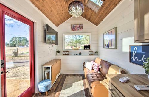Lone Star House | Dock & Lake Access! Daingerfield Gem w/Tiny Home
