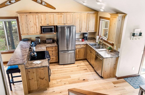 Overlook Park House | Dog-friendly home with private hot tub, pool access, & central AC - SHARC passes