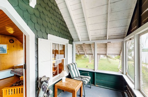 Charlotte Cottage | Dog-friendly retreat with porch, kayaks, & amazing views - right on the water