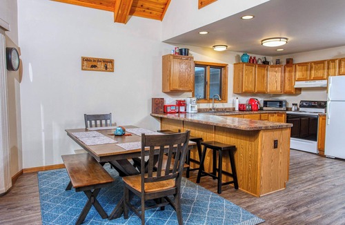 Sturgeon Bay Cabin | Dog-Friendly, Secluded Cabin in the Woods