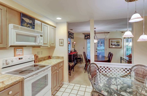 Shipyard Plantation Condo | Dog-Friendly Villa with Pool, Tennis, Patio, Full Kitchen & Beach Nearby