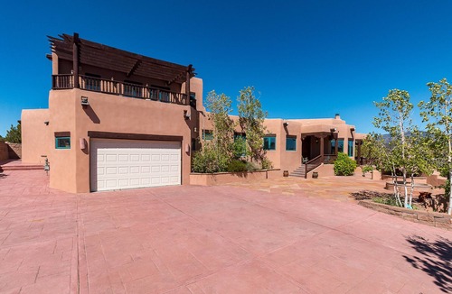 Santa Fe House | Dorthia Garden Retreat & Views