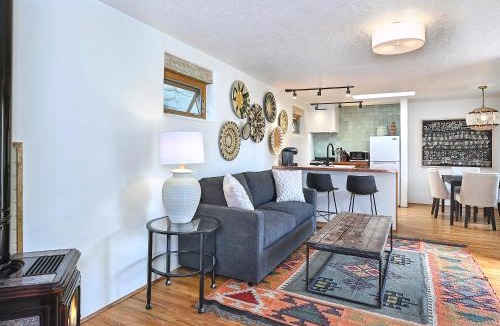 Downtown Santa Fe House | Dos Hermanas Casita 4 Downtown Courtyard Patio