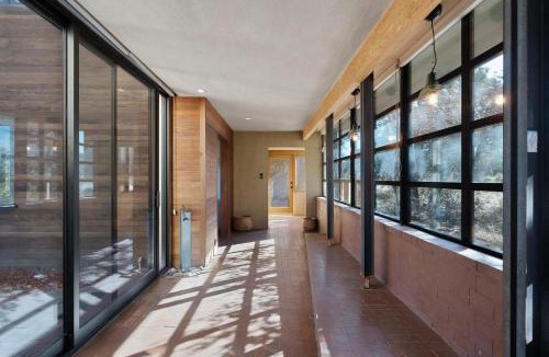 Santa Fe House | Double Arrow