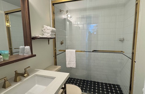 Lake Placid House | Double King Room Suite - DKS