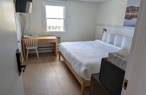 Lake Placid House | Double King Room Suite - DKS