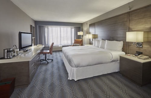 Bloomington Hotel | Doubletree by Hilton Bloomington - Minneapolis South