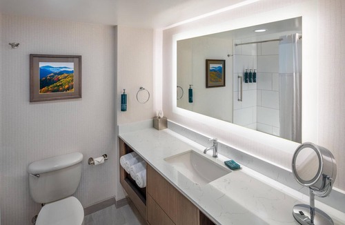 Johnson City Hotel | DoubleTree by Hilton Hotel Johnson City