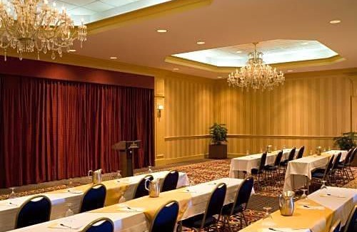 Burlington Hotel | DoubleTree by Hilton Hotel Burlington Vermont