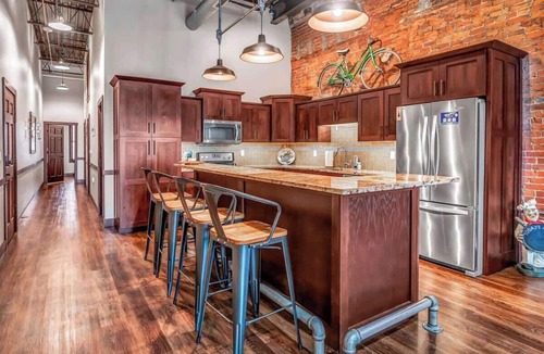 Historic Downtown La Crosse Apartment | Downtown La Crosse Modern Flat