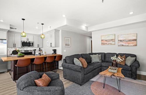 Park Point Hotel | Dragestil 713 Duluth Luxury Condos by Heirloom Boutique Collection