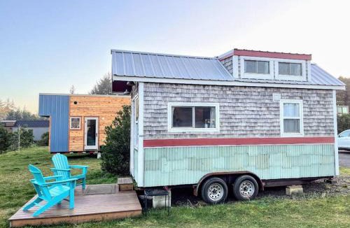 Waldport House | Driftwood - Tiny Tranquility on the Oregon Coast