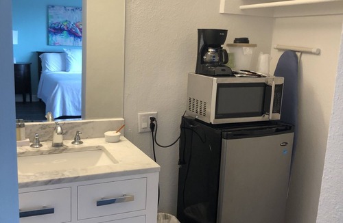 Islamorada Hotel | Drop Anchor