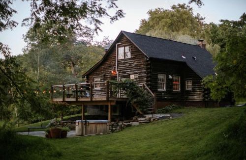Town of Marbletown House | Duck Pond Lodge - Classic Log Charm with Private Hot Tub