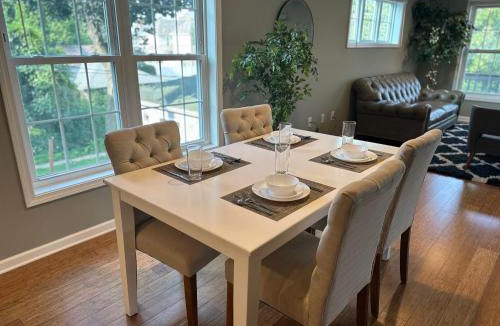 Lowry Hill East House | Dupont4 Oasis