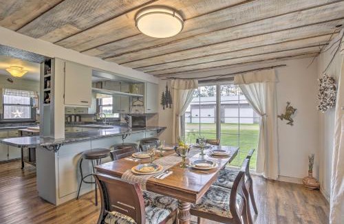 Ladysmith House | Eclectic Ladysmith Hideaway Hike and Hunt!
