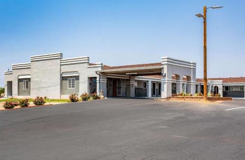 Santa Rosa Hotel | Econo Lodge Inn & Suites