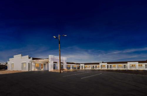 Santa Rosa Hotel | Econo Lodge Inn & Suites