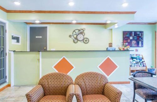 Manchester Center Cabin | Econo Lodge