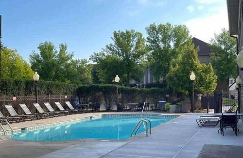 Eden Prairie House | EdenPrairie Townhome -Pool-Patio-beach-park-shop