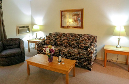 West Bridgewater House | Efficiency with Sleeper Sofa only 220
