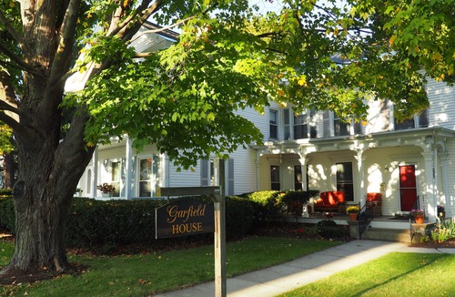 Lee House | Elegant 19th Century New England 2BR vacation rental at Garfield House