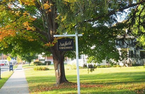 Lee House | Elegant 19th Century New England 2BR vacation rental at Garfield House