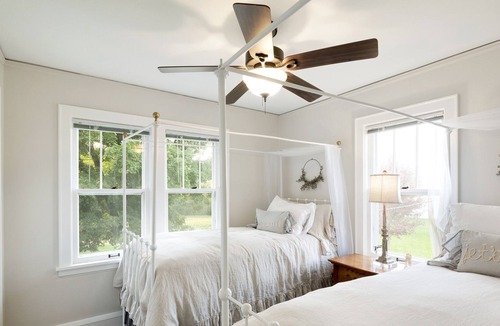 Red Wing House | Elegant 3-Bedroom Farmhouse on Vineyard