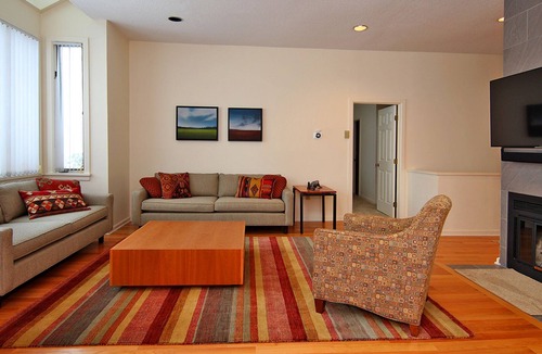 Lenox Dale Condo | Elegant 4 BR condo in Lenox, MA- completely new- 3 min from Tanglewood