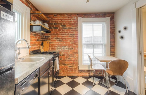 Belmont Apartment | Elegant Apartment Near Hospital, Downtown Belmont
