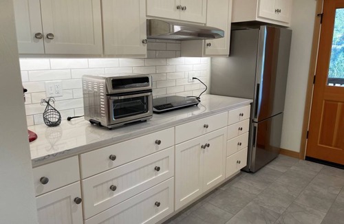 Eugene Apartment | Elegantly appointed guest apartment at Silly Goose Farm in Eugene, Oregon.