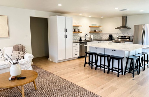 Eugene House | Elevated Eugene Retreat: Bright, Calm & Spacious