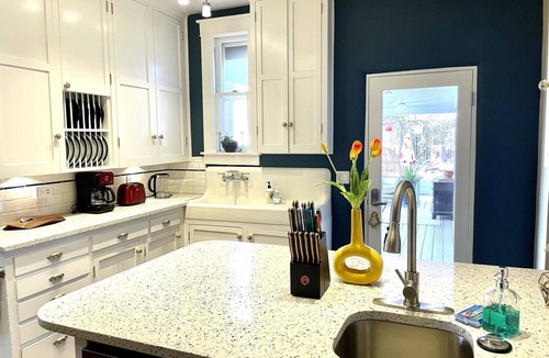 Downtown Santa Fe Villa | Elliot Barker Estate for Large Groups Stroll to Canyon Rd & Plaza
