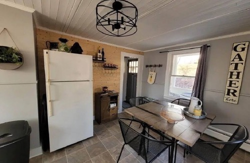 North Adams Cottage | Endearing cottage in the Berkshires, walking distance to downtown and Mass MoCA.